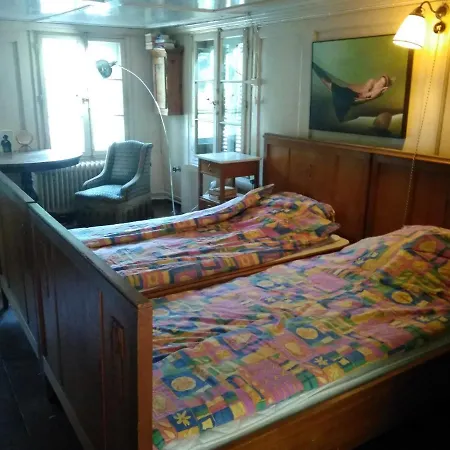 Altes Schweizer Haus Erlenbach im Simmental